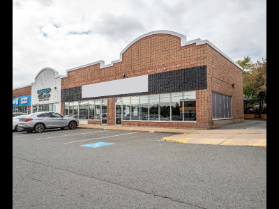 Woodlawn Plaza, 114 Woodlawn Road, Dartmouth